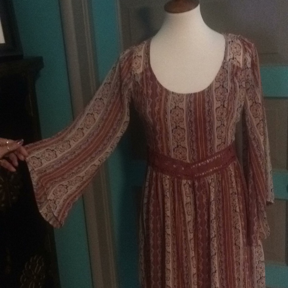 🔥Hollister dress boho style with flowing sleeves.